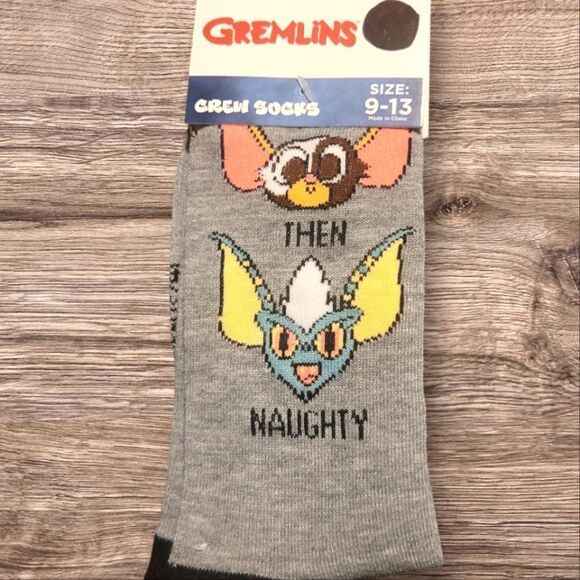 GREMLINS GRAPHIC SOCKS FEATURING STRIPE - Picture 1 of 2